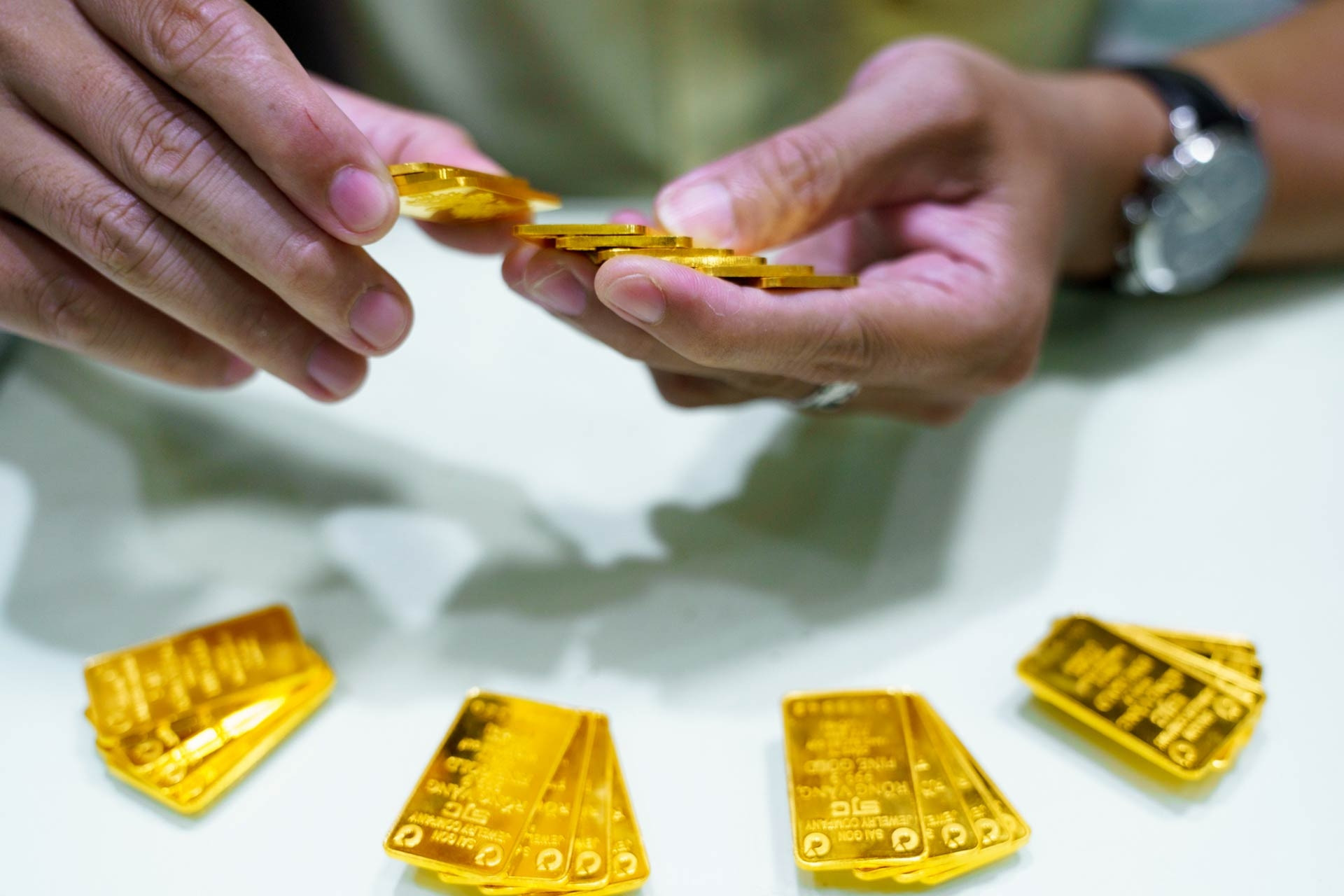 Bài học nhớ đời của người đàn ông bán 200 lượng vàng mua nhà