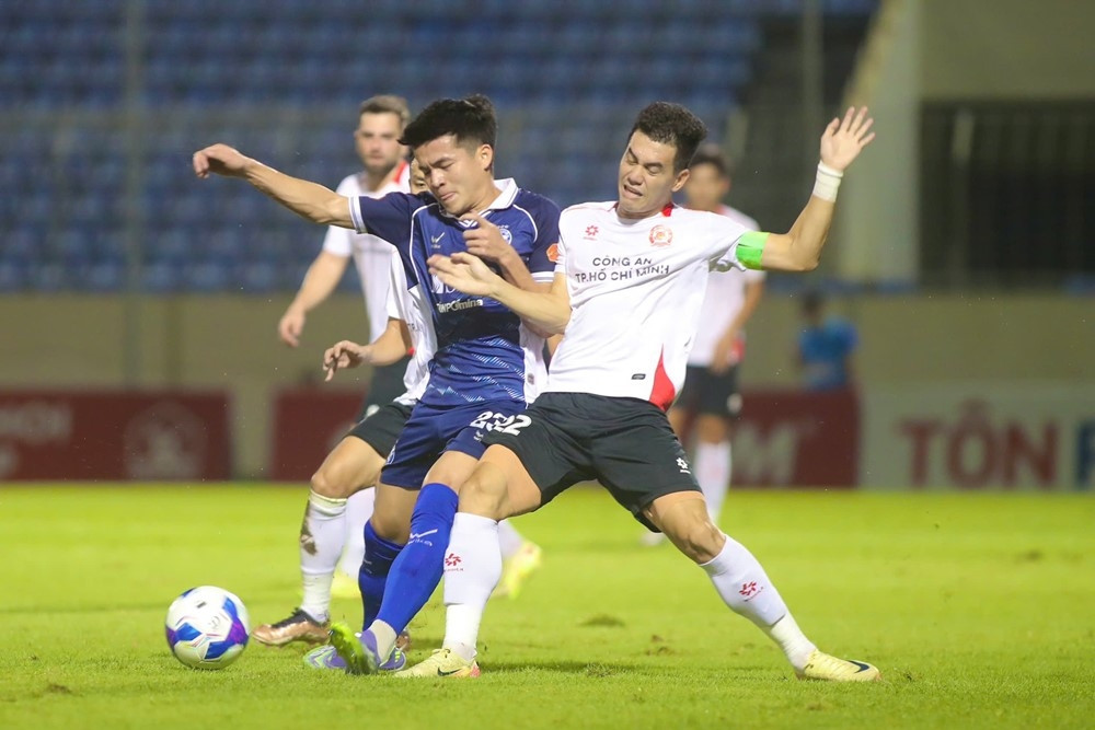 Becamex TP.HCM chặn đứng Hải Phòng, CA TP.HCM thắng nghẹt thở