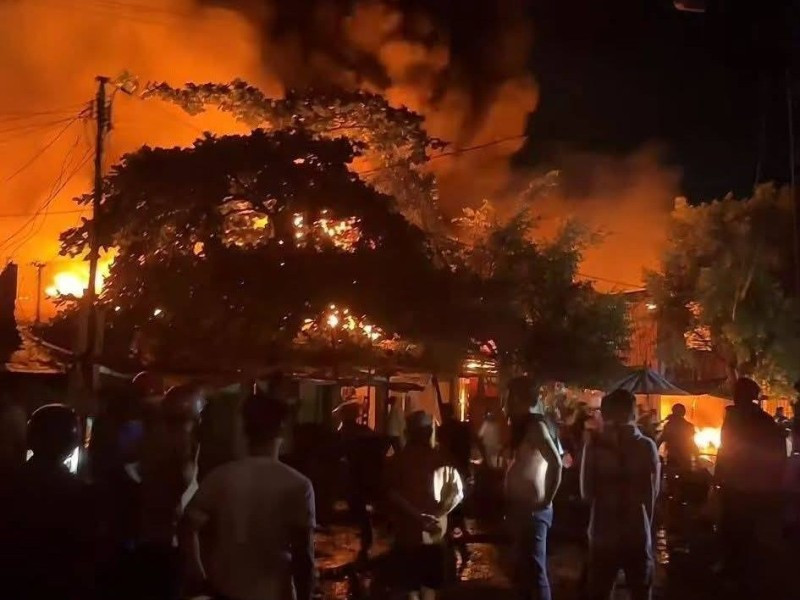 Cháy chợ Bình Dương 1.jpg