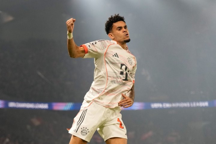 Bayern Munich hạ gục ĐKVĐ PSG dù chơi thiếu người