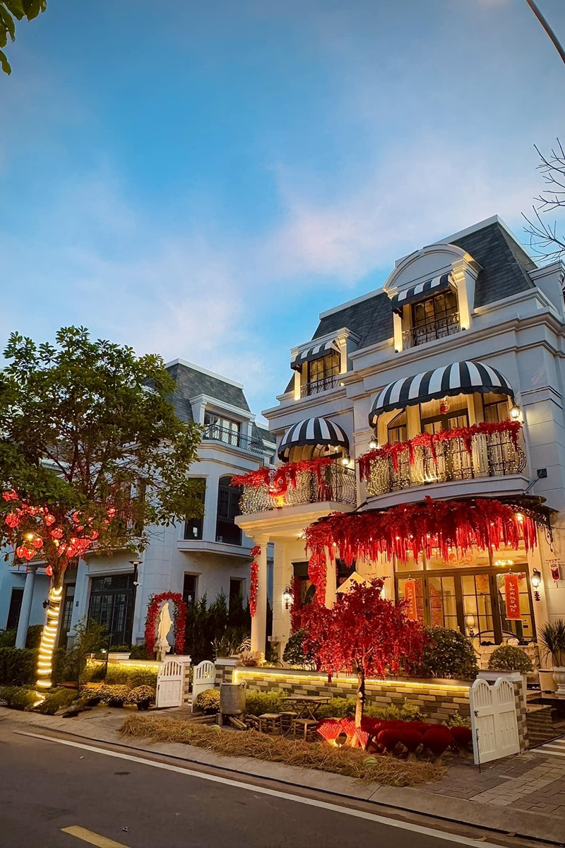 Đoàn Di Băng và những hình ảnh ồn ào