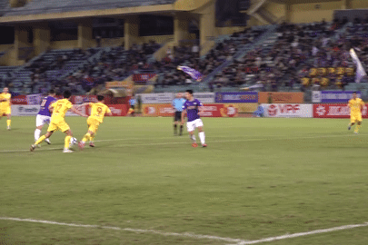 Hoàng Hên lập cú đúp, HLV Harry Kewell vẫn dè chừng cuộc đua vô địch