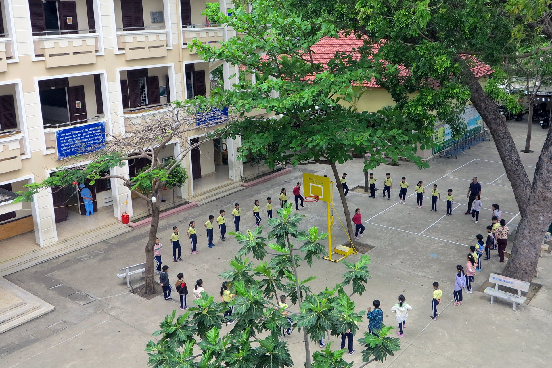 Khánh Hòa, Gia Lai cho học sinh nghỉ học tránh bão Kalmaegi