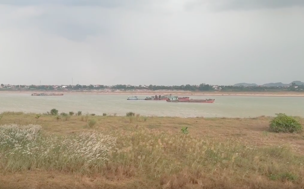 Hà Nội nêu lý do không tổ chức đấu giá quyền khai thác 3 mỏ cát