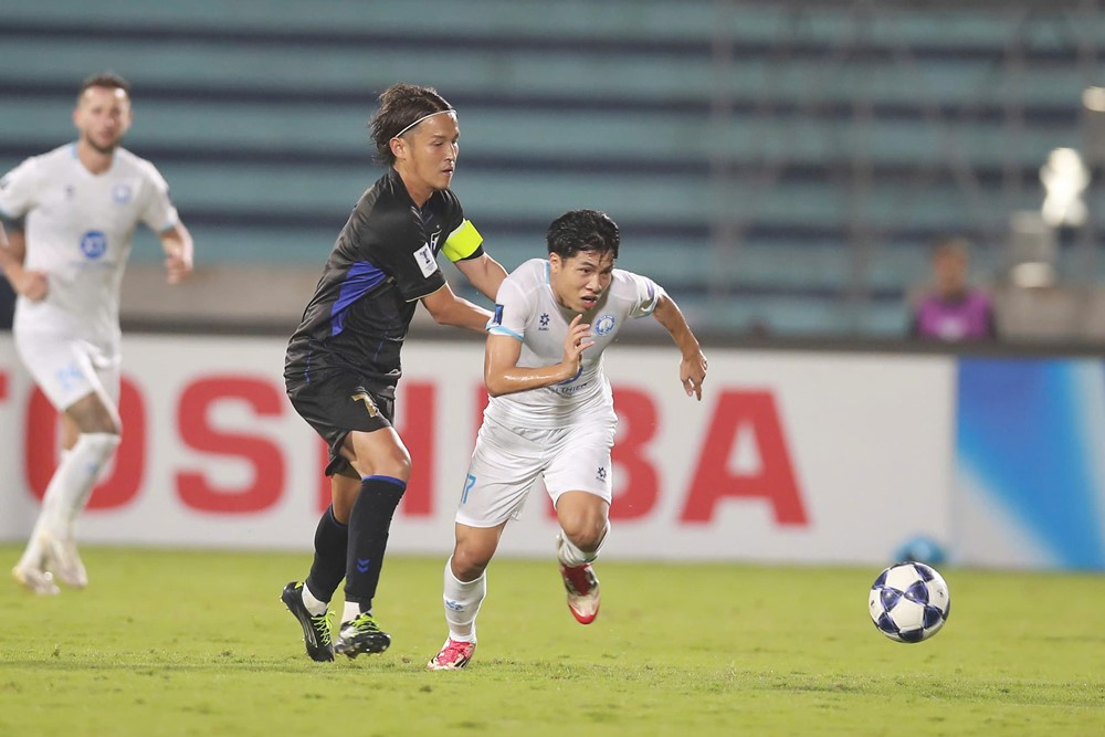 Nam Dinh vs Gamba Osaka 3.jpg