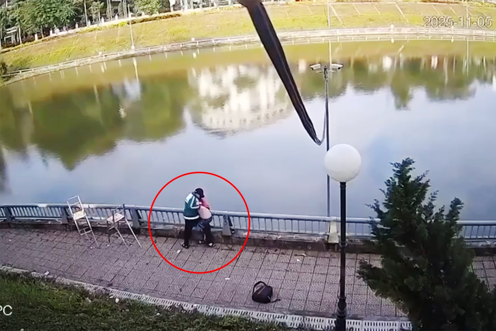 Nam sinh lớp 8 hành hung, đẩy nạn nhân xuống hồ rồi bỏ đi ở Lào Cai