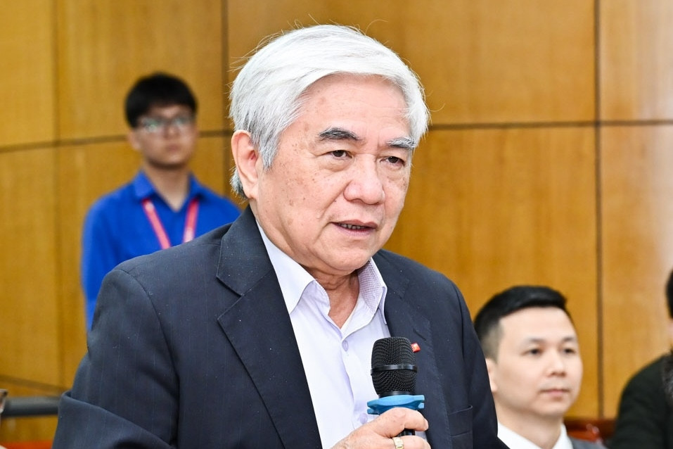 'Nhiều tỉnh mời giáo sư về nhưng cả năm không giao việc'