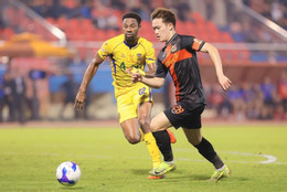 Ninh Bình thắng tối thiểu SLNA nhờ siêu dự bị