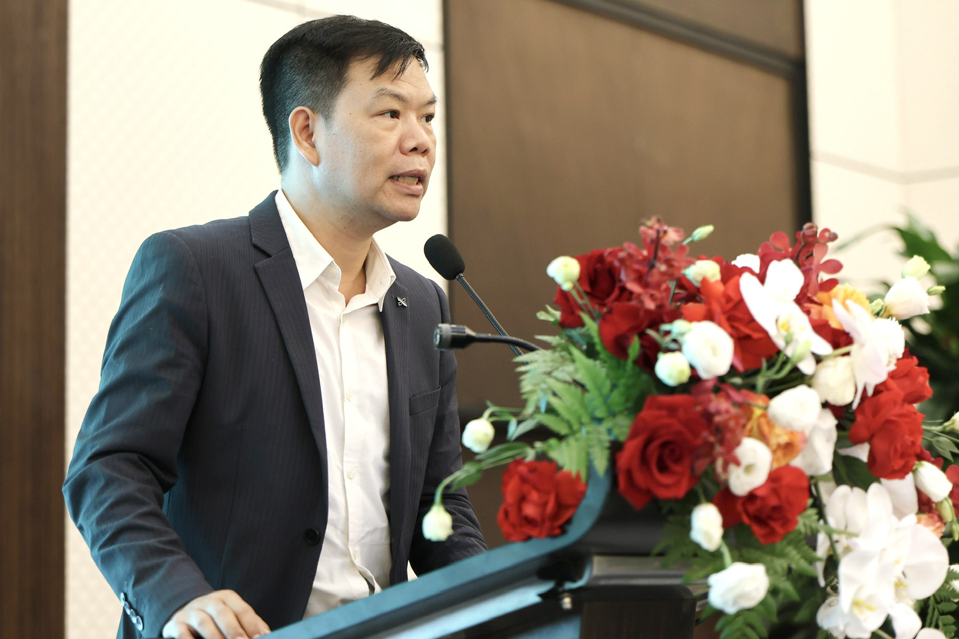 ong Nguyen Huu Tuan eComDX.jpg