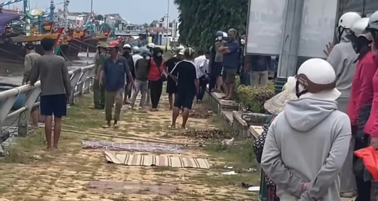 Phát hiện thi thể người đàn ông mặc quần in chữ “off white” nổi trên sông