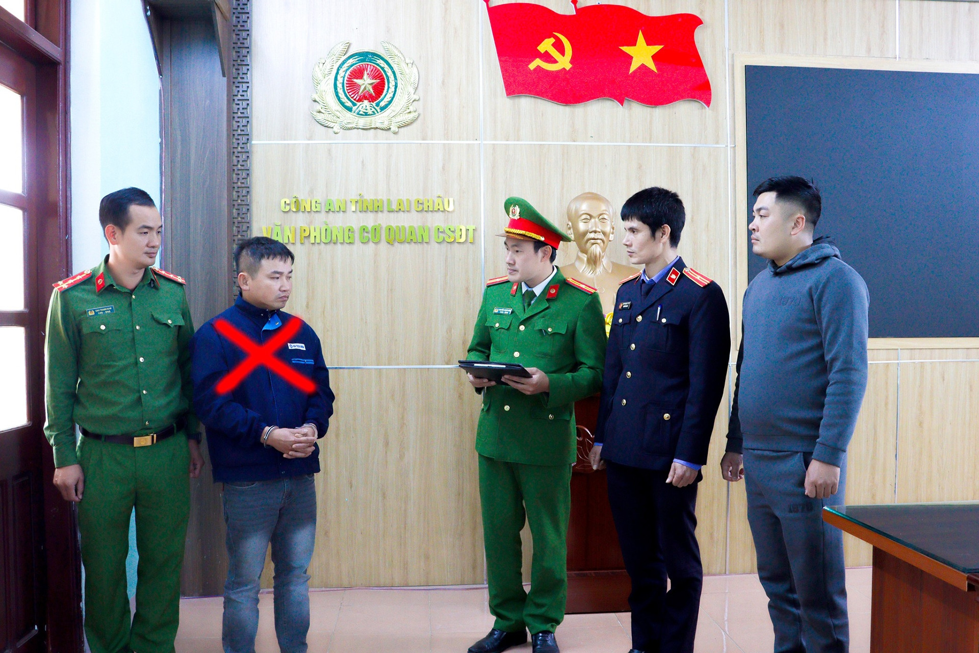 'Siêu lừa' bị vạch trần sau khi nhắn tin cho Phó Giám đốc Công an tỉnh Lai Châu