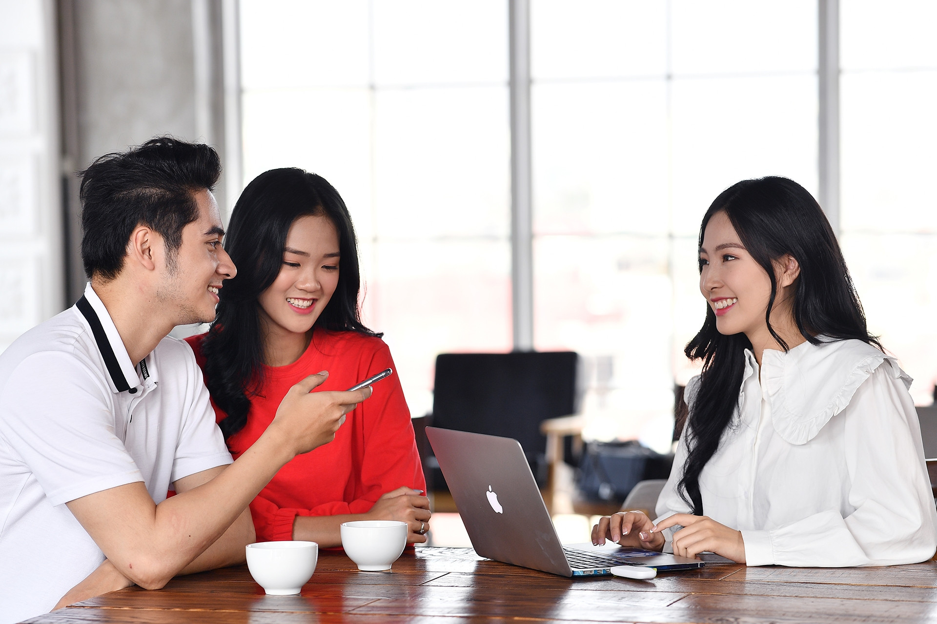 Thủ tướng: Truyền cảm hứng để 'gen Z' sống đam mê và khát vọng vươn lên