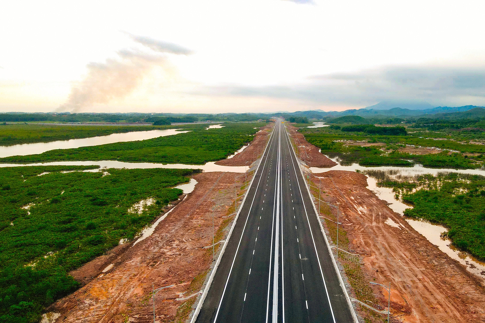 Thúc đẩy dự án giao thông chiến lược, biểu tượng cho quan hệ Việt Nam - Trung Quốc