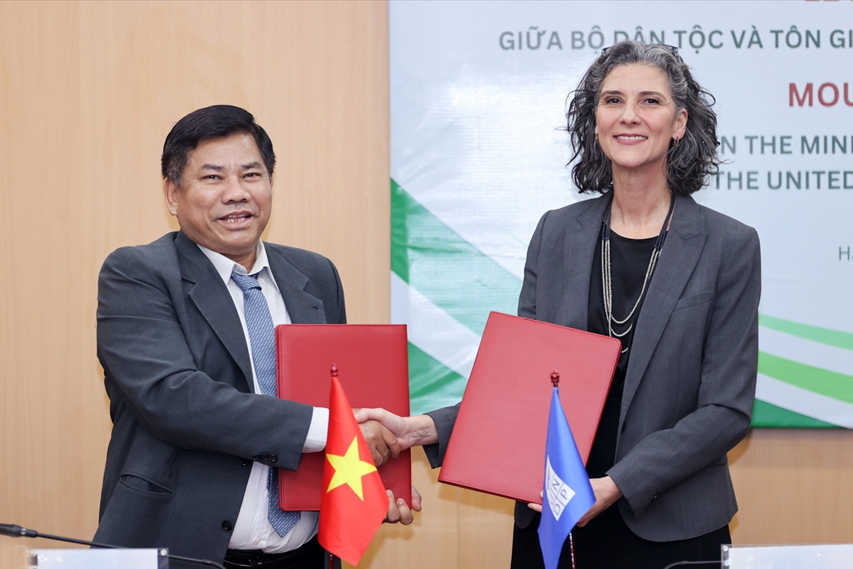 Thúc đẩy phát triển bền vững và hội nhập quốc tế trong công tác dân tộc