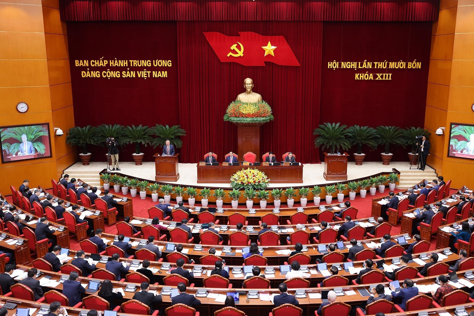 Trung ương giới thiệu nhân sự để bầu Phó Chủ tịch Quốc hội, Chánh án TAND Tối cao