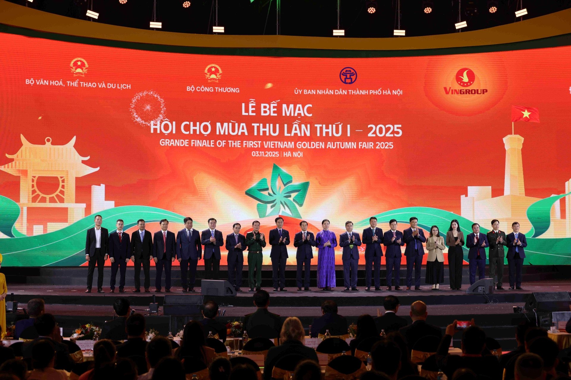 Hội chợ Mùa Thu lần thứ nhất 2025:  Gần 400 tỷ đồng ủng hộ đồng bào vùng bão lũ