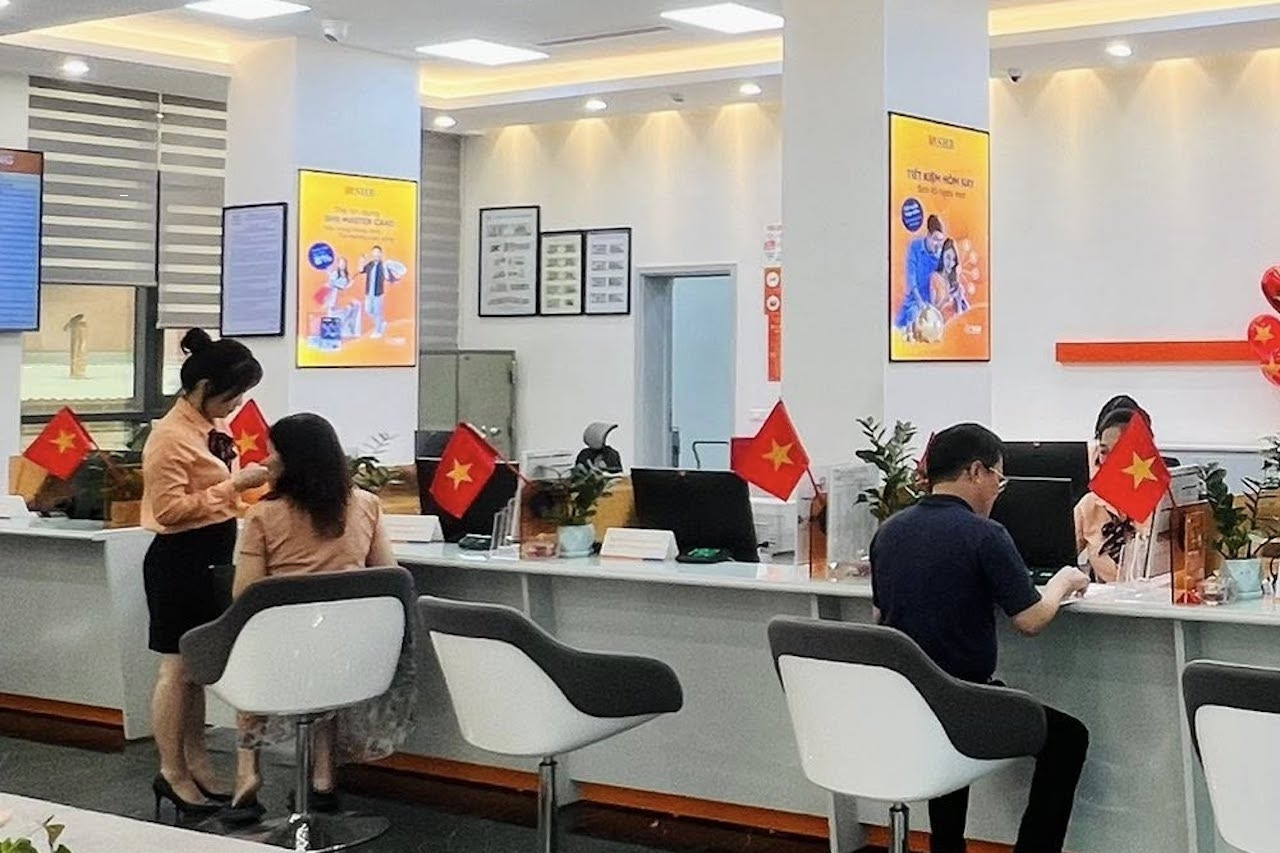 10 tháng, Hà Nội thu ngân sách vượt 9,8% dự toán năm