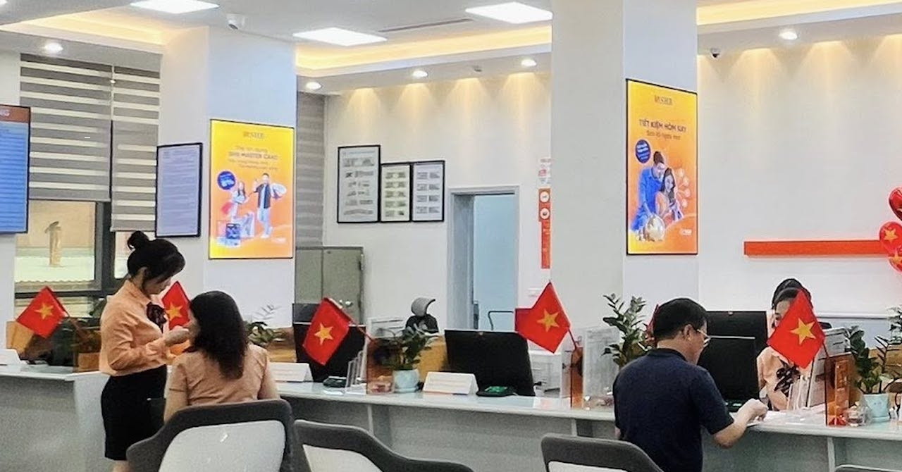 10 tháng, Hà Nội thu ngân sách vượt 9,8% dự toán năm