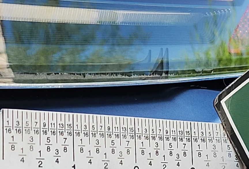 Khách thuê xe điện ở Mỹ méo mặt với hóa đơn phạt tới 200 triệu vì vết nứt nhỏ