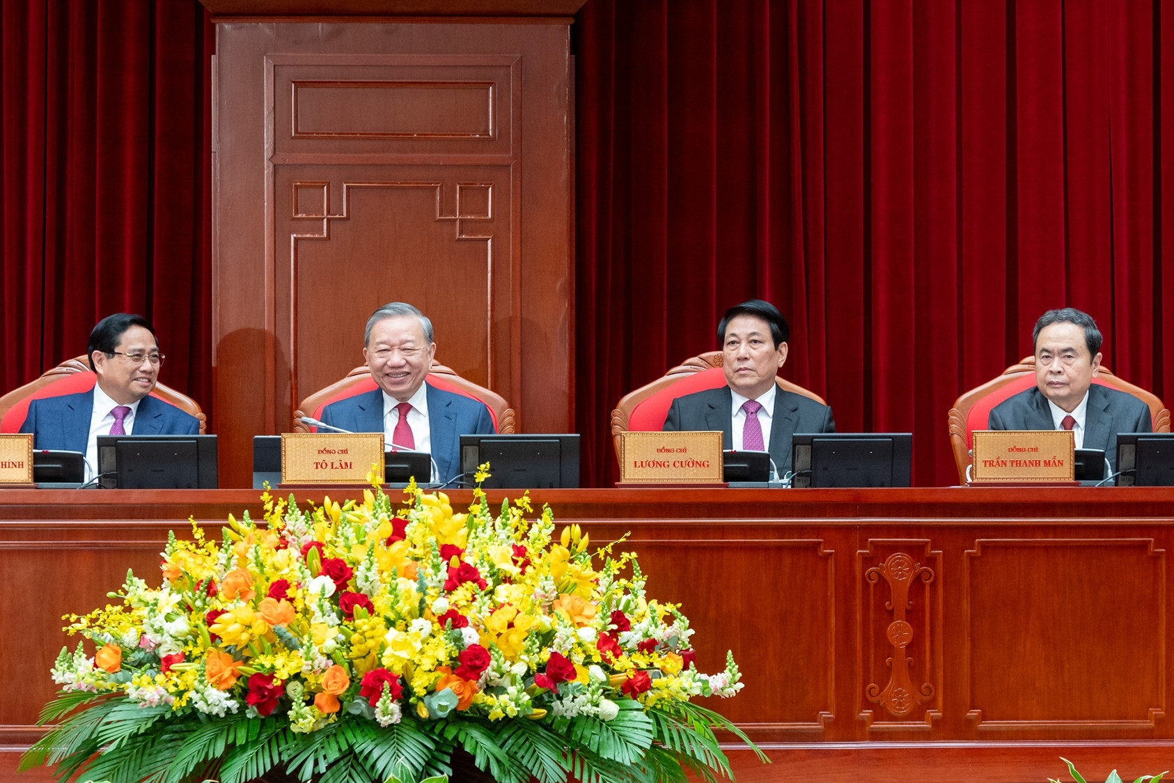 Lãnh đạo chủ chốt thực sự là một tập thể đoàn kết, thống nhất, gương mẫu