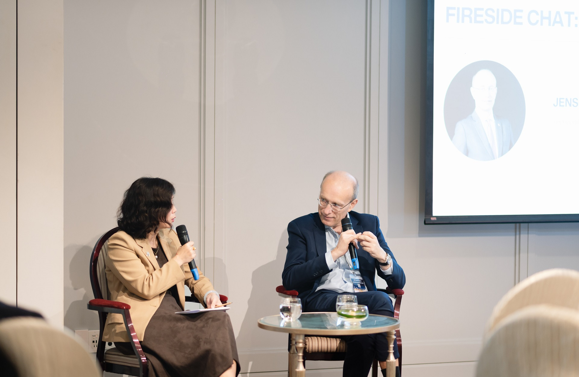 Ông Jens Lottner CEO Techcombank và bà Thu Nguyễn Deputy CEO of Asset Management, VinaCapital 2.jpg