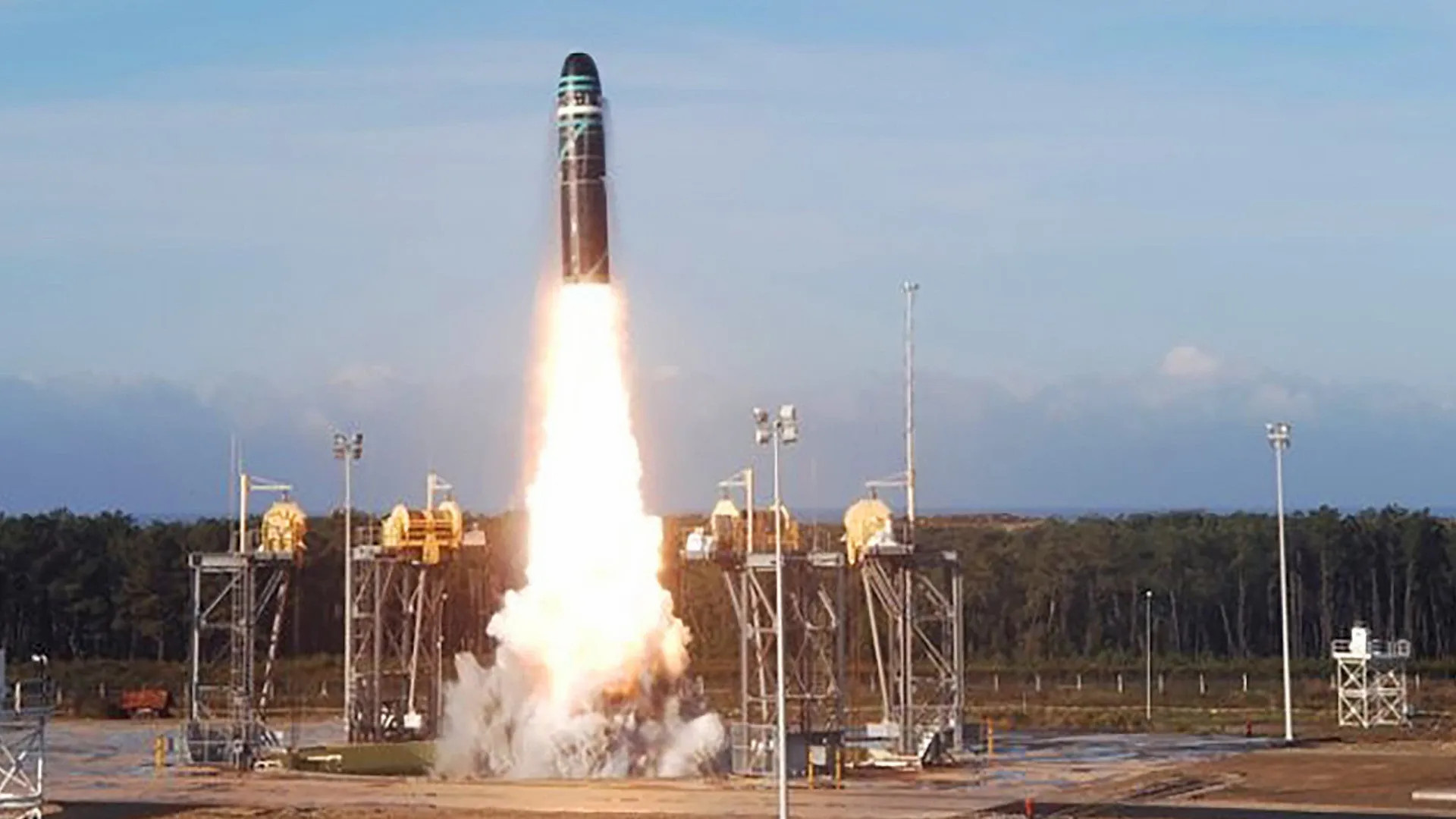 Tên lửa M51 Pháp.jpg