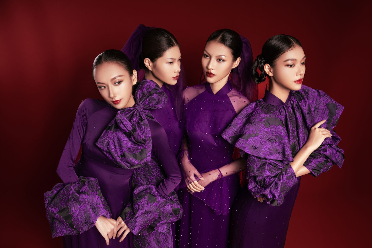 Top 4 Vietnam’s Next Top Model trình diễn, kết nối di sản Việt qua tà áo dài
