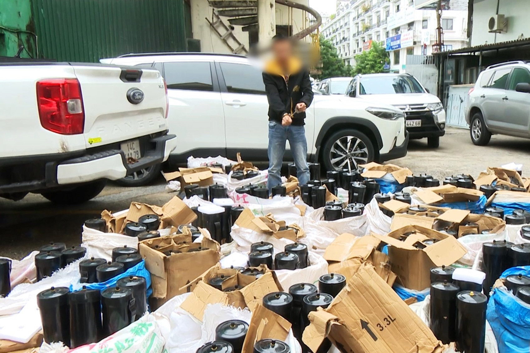 Triệt phá đường dây mua bán, vận chuyển khí cười từ Quảng Ninh về Hà Nội