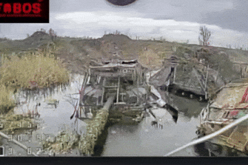 Video quân đội Ukraine gài mìn nhấn chìm 2 xe tăng Nga ở Dnipropetrovsk