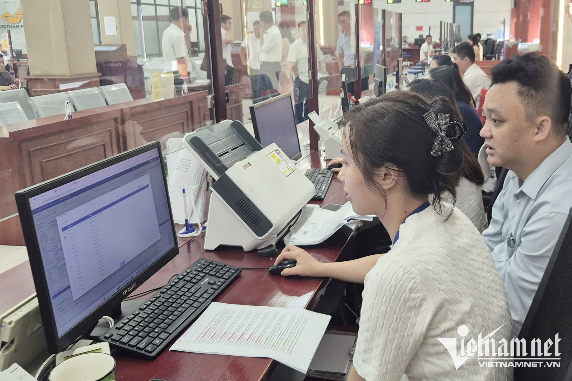 W-can bo cong chuc 00.jpg