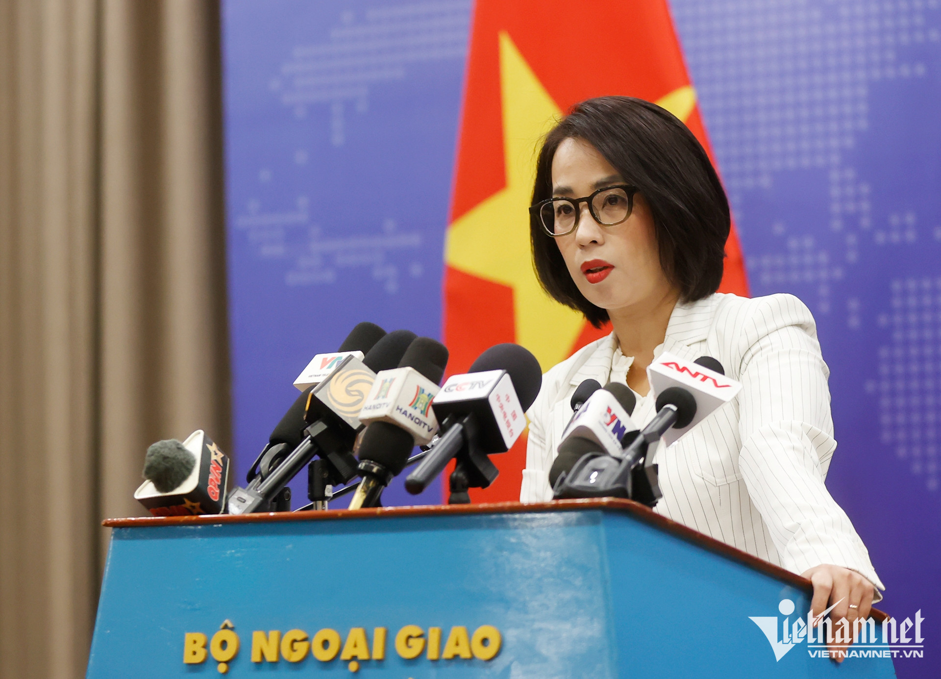 W-Pham Thu Hang _7212.jpg