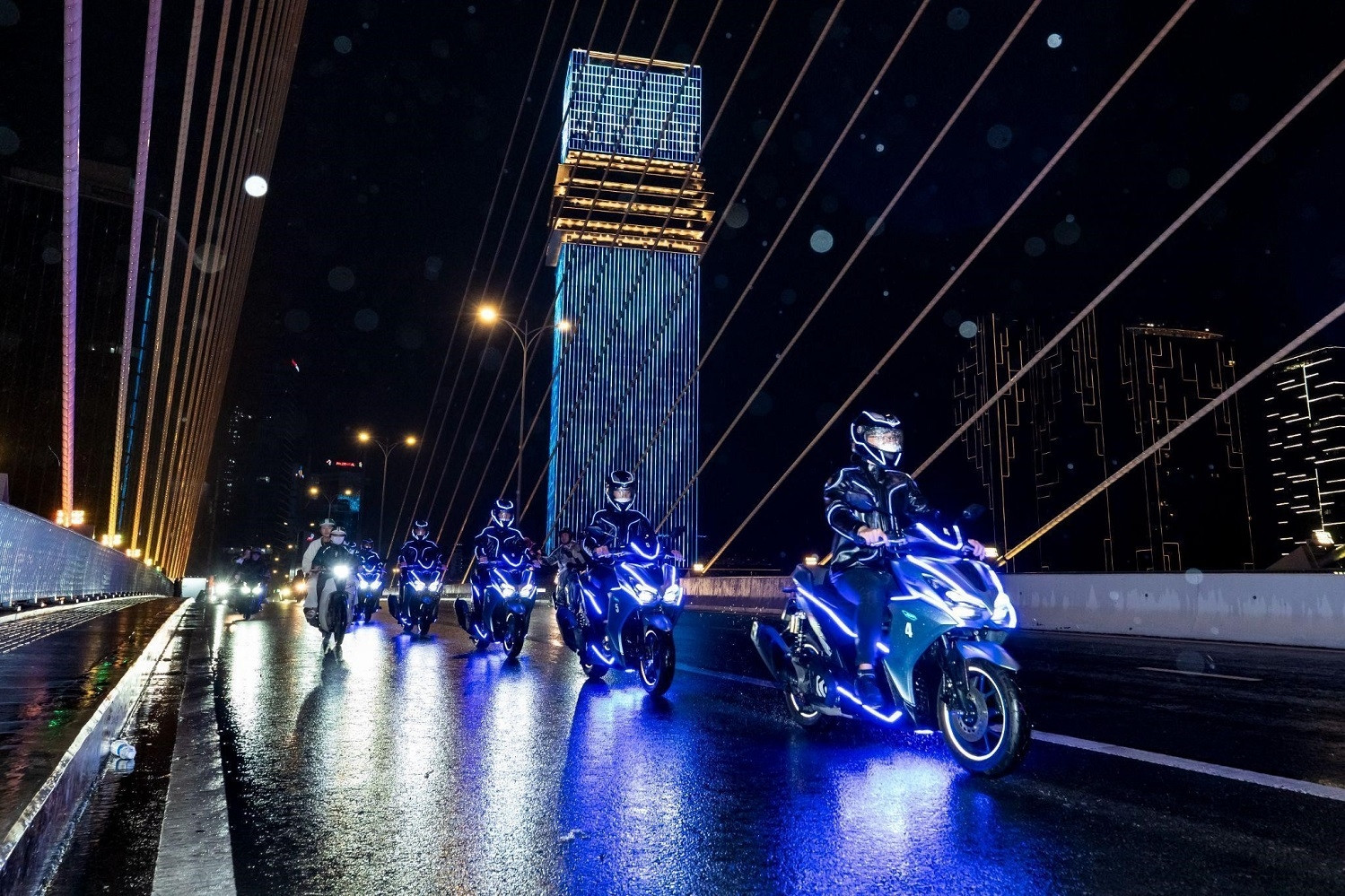 Yamaha lần đầu tiên tổ chức hành trình ‘NVX Midnight Touring’