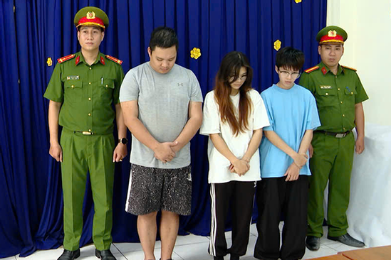 Bản tin cuối ngày 7/11: Lật tẩy tài xế taxi “gài” ma túy hãm hại đồng nghiệp