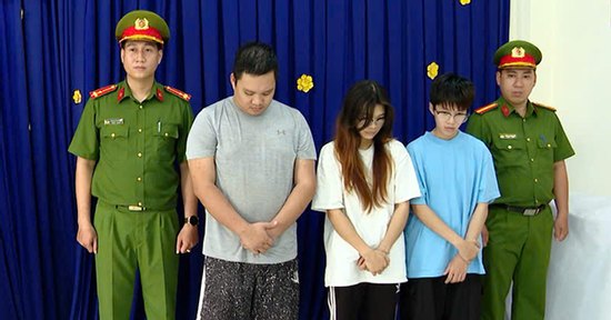 Bản tin cuối ngày 7/11: Lật tẩy tài xế taxi “gài” ma túy hãm hại đồng nghiệp