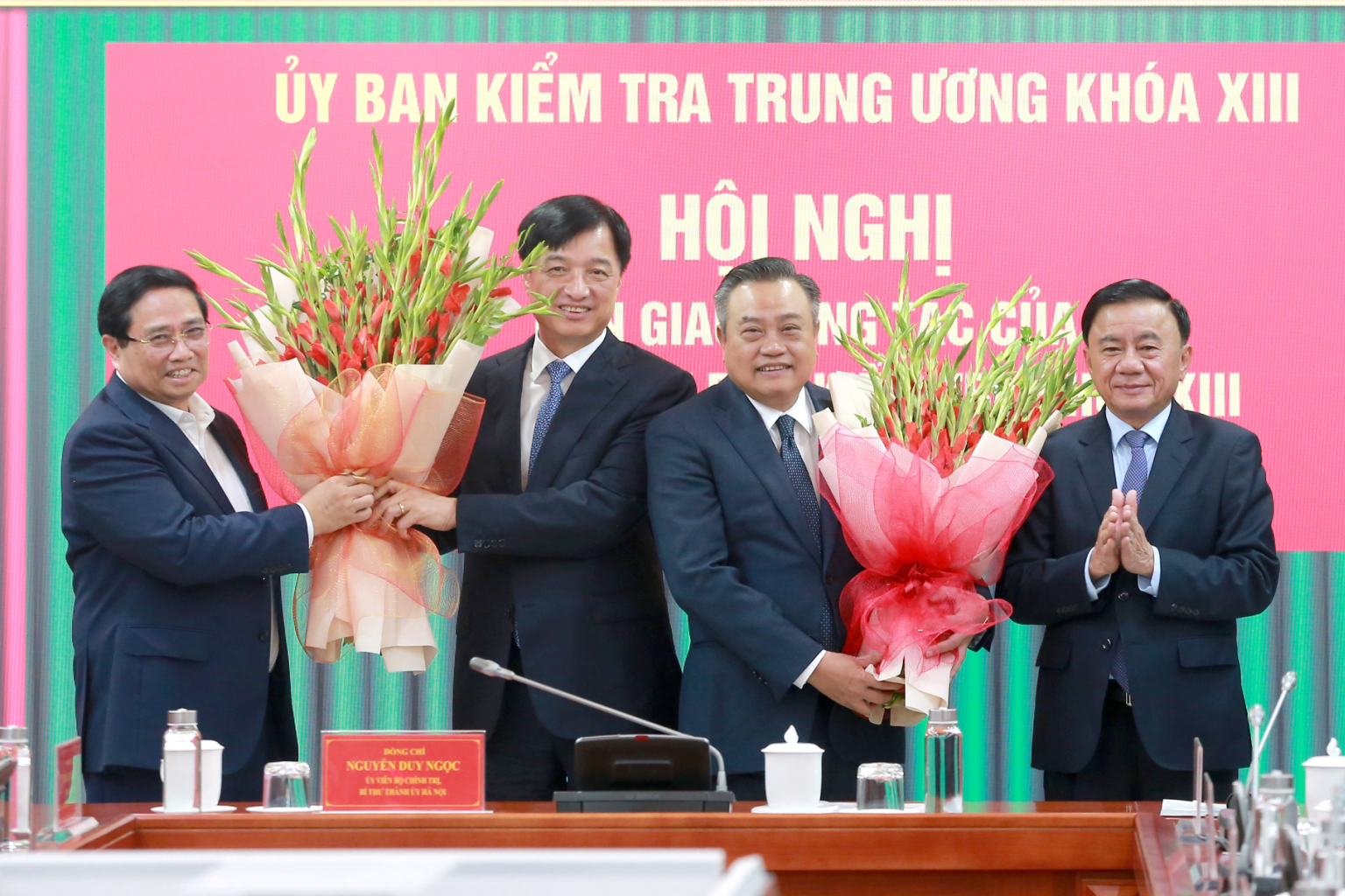 Bàn giao công tác của Chủ nhiệm Ủy ban Kiểm tra Trung ương