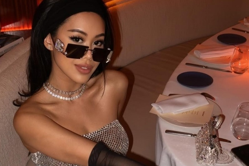 Cuộc sống xa hoa, du lịch khắp thế giới của em chồng Tăng Thanh Hà sắp cưới