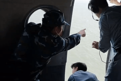 Điều động trực thăng tìm kiếm 3 người mất tích ở biển Lý Sơn