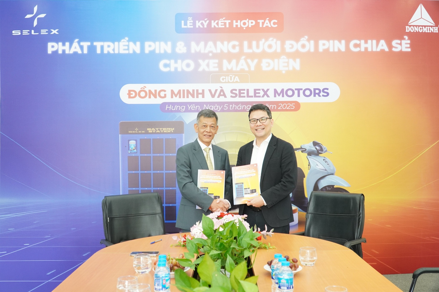 Xe máy Ally và Selex Motors phát triển pin công nghệ cao, trạm đổi pin chia sẻ