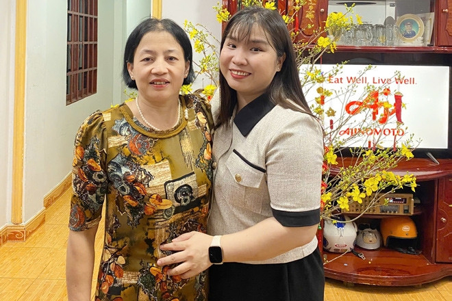 Tai nạn kinh hoàng cướp đi mẹ ruột và 1 chân, cô gái được mẹ chồng bù đắp tất cả