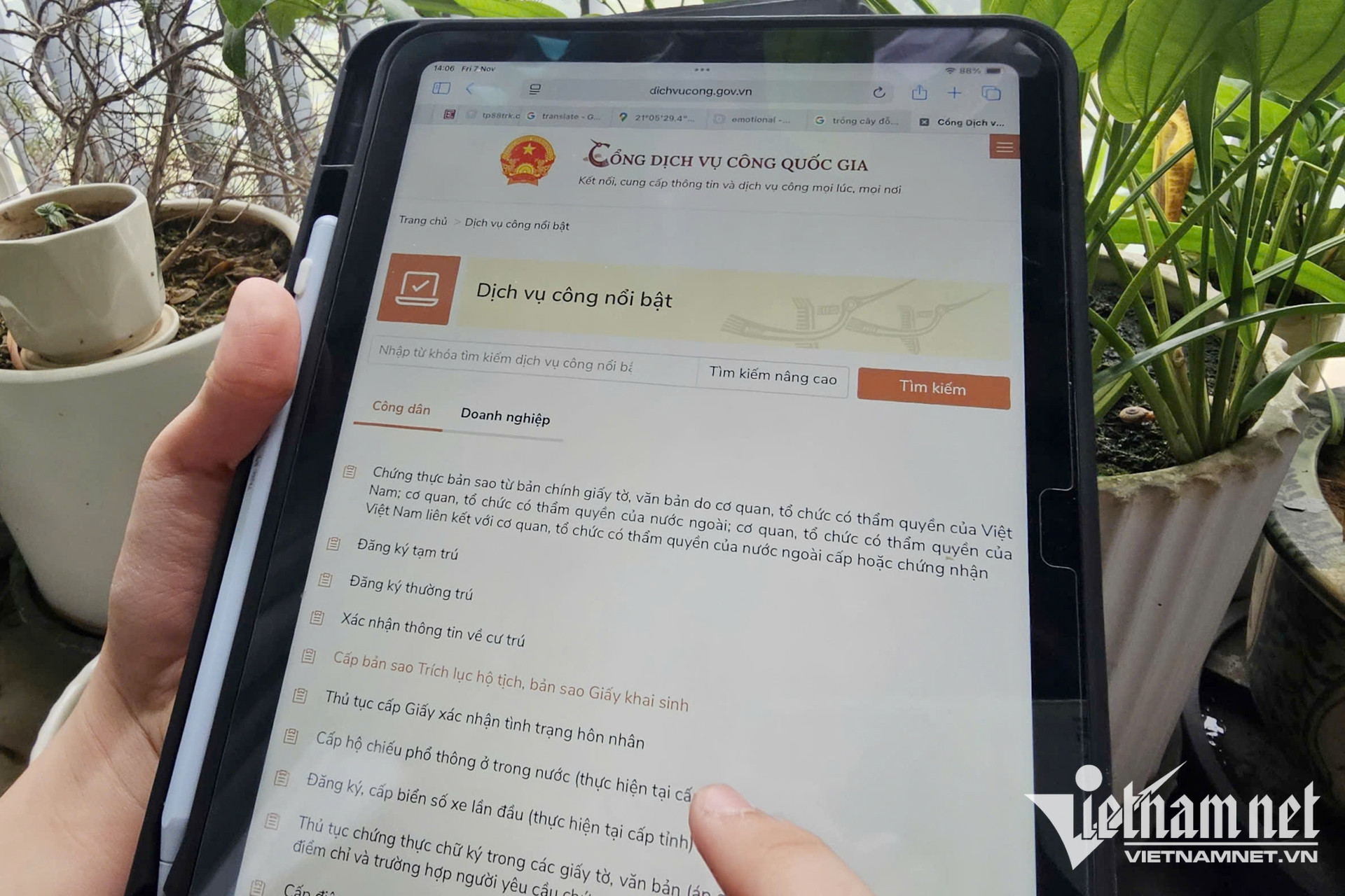 W-dich vu cong truc tuyen 001 1.jpg