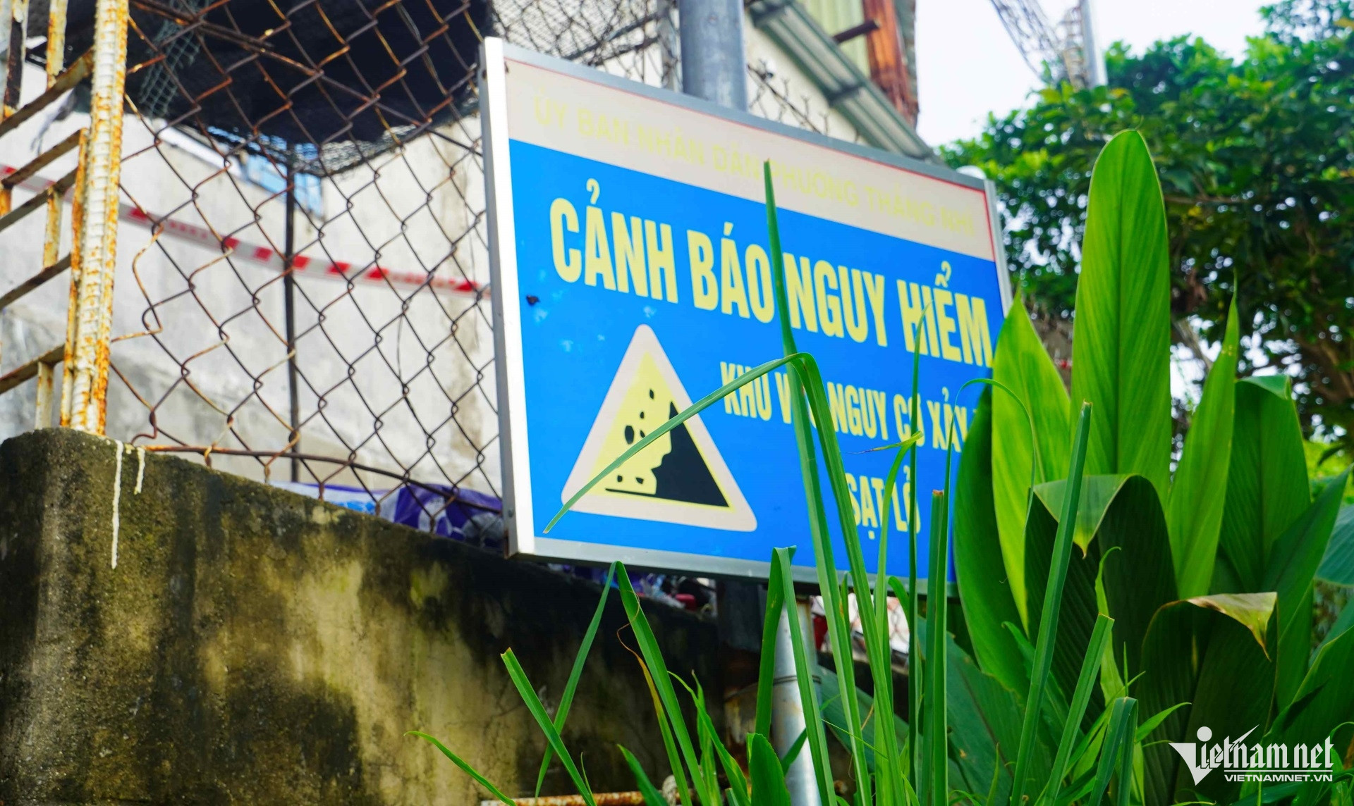 W-nguy cơ sạt ở ở vũng tàu phải di dời hàng chục người dân..jpg