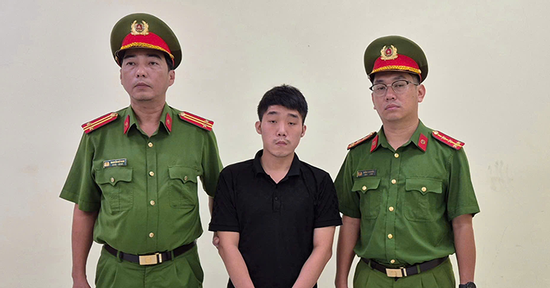 Bản tin chiều 8/11: Công an TPHCM bắt tạm giam TikToker 'Dù Bầu Trời'