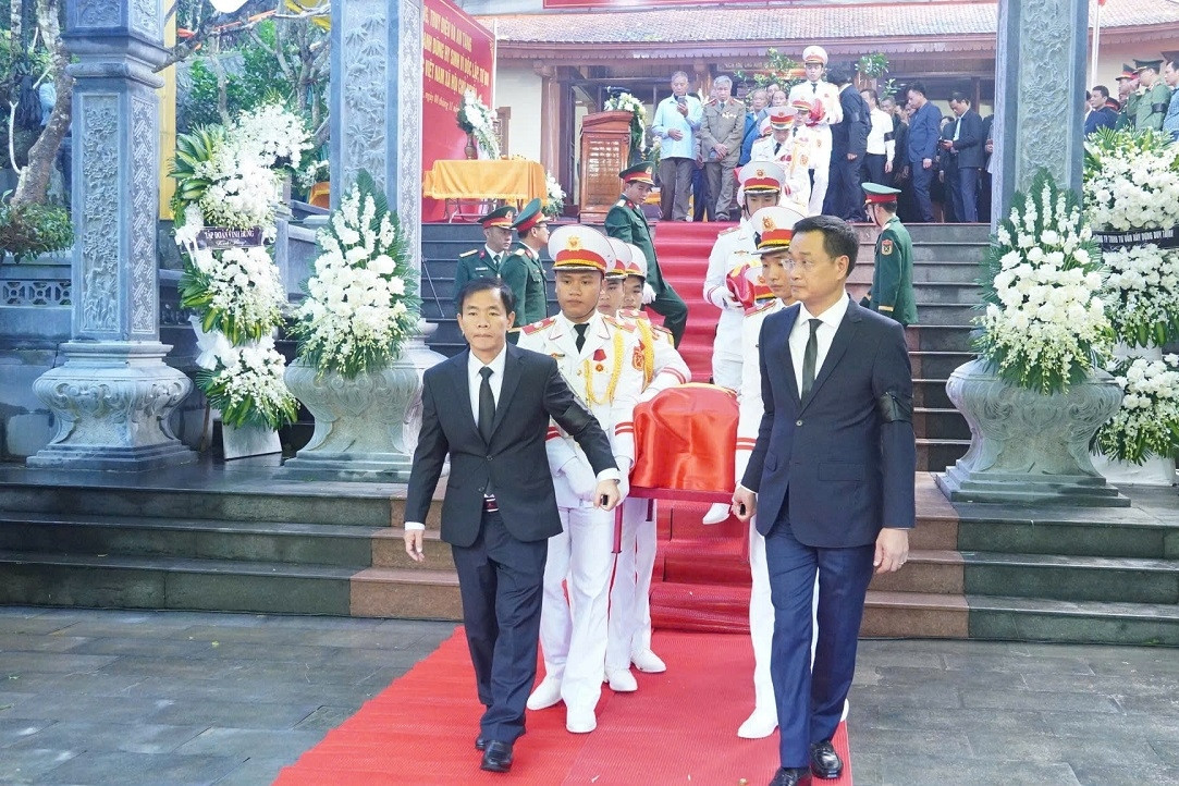 Quảng Trị an táng hài cốt liệt sĩ tìm thấy ở hang Tám Cô sau hơn nửa thế kỷ