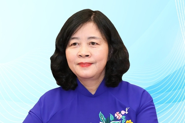 Bà Bùi Thị Minh Hoài - nữ Chủ tịch Ủy ban Trung ương MTTQ Việt Nam đầu tiên