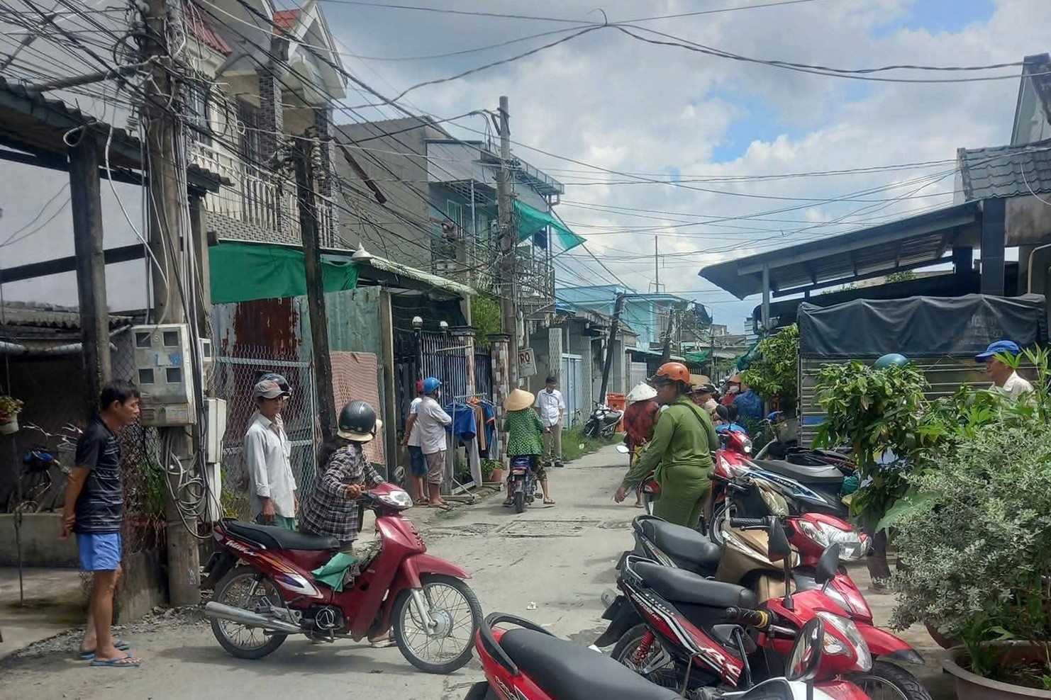 Ba người tử vong trong phòng trọ bị khóa trái cửa