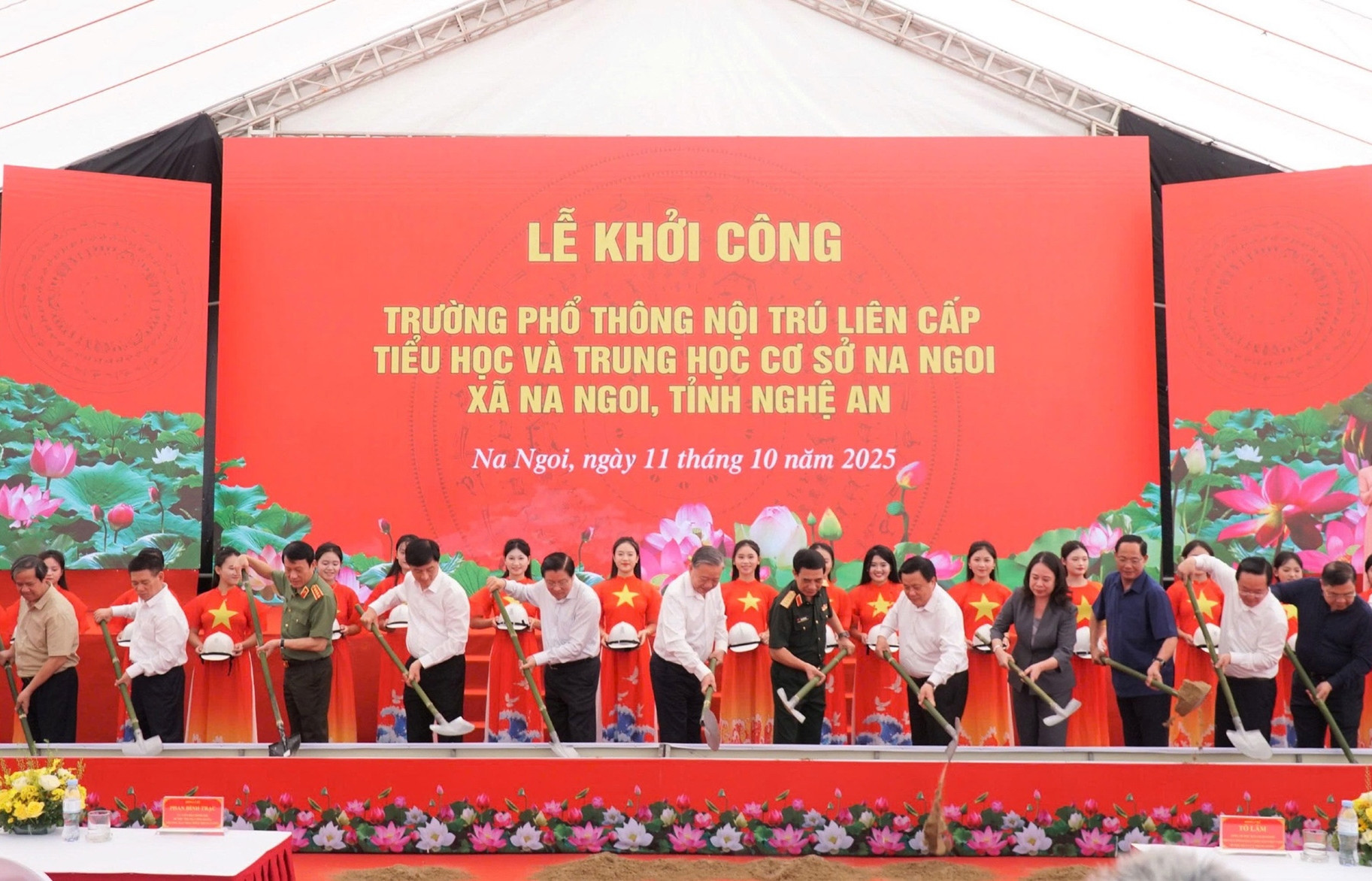 Đồng loạt khởi công trường nội trú liên cấp ở biên giới: Lời hứa tiến độ trước nhân dân