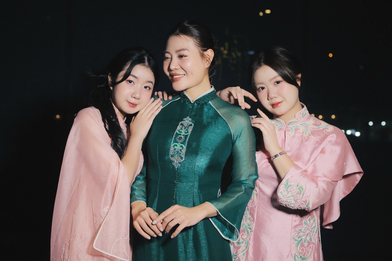 Hai cô con gái xinh đẹp, cao lớn của diễn viên Thanh Hương