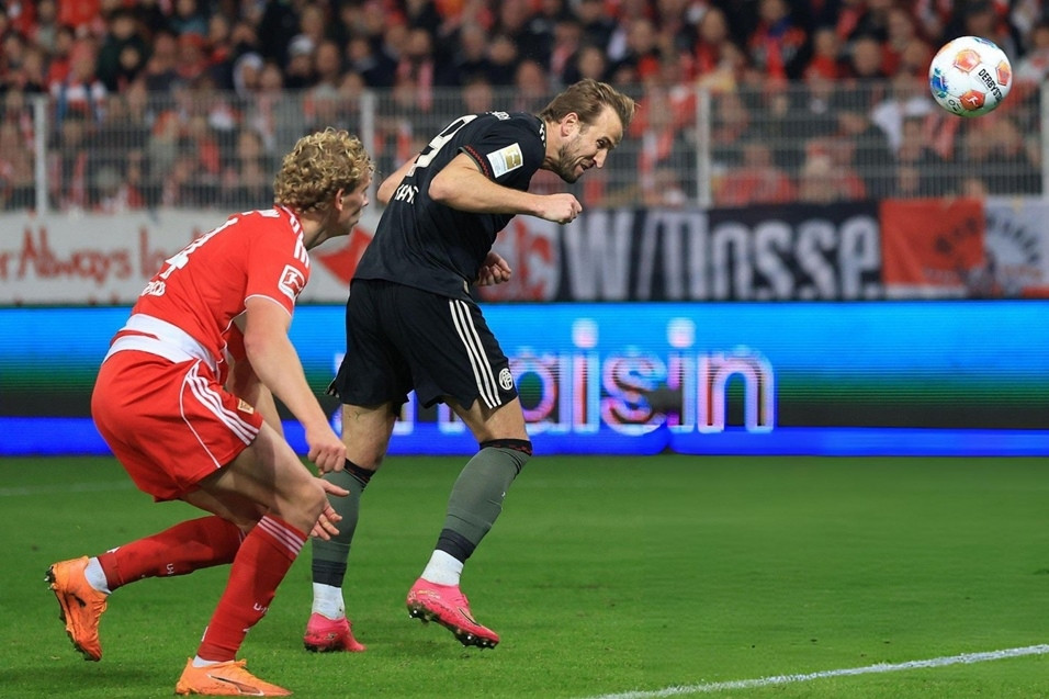 Harry Kane 'giải cứu' Bayern Munich phút 90+3