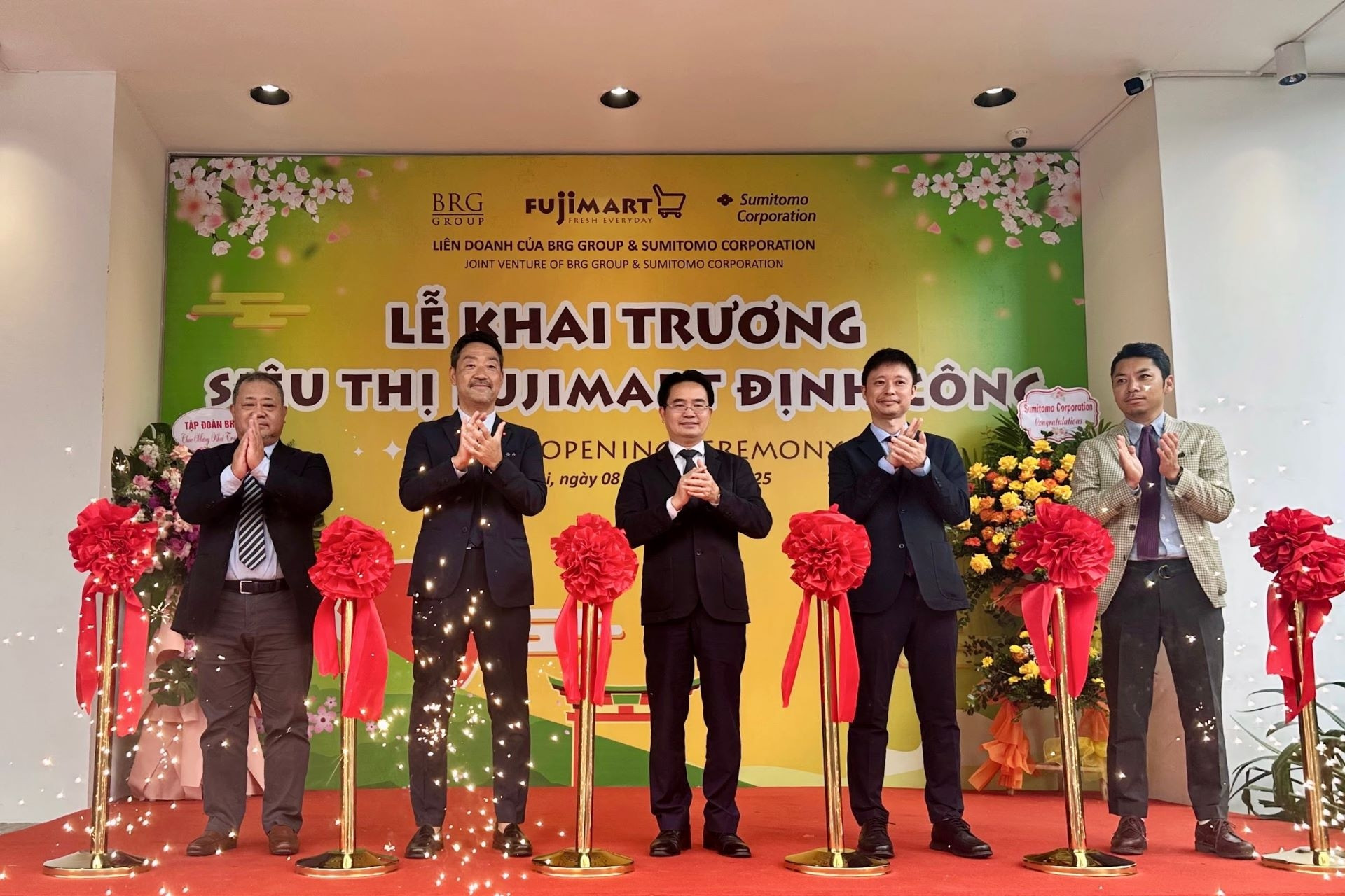 Khai trương siêu thị FujiMart mới tại Định Công, Hà Nội