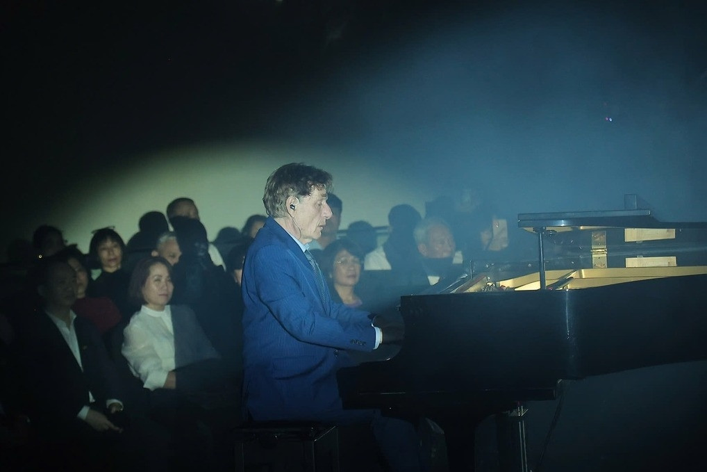 Màn kết hợp có '1-0-2' của nghệ sĩ Thuỵ Sĩ và NSƯT Mạnh Hoạch, Xuân Diệu